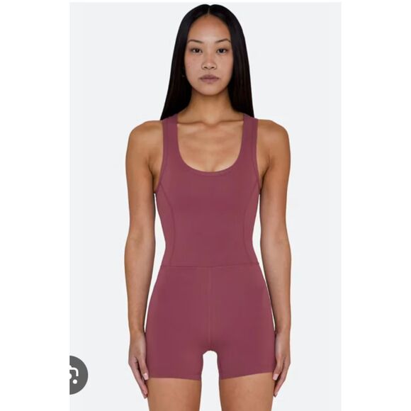 SET ACTIVE Sportbody Maroon Activewear Shortysuit Size Small - Picture 1 of 5